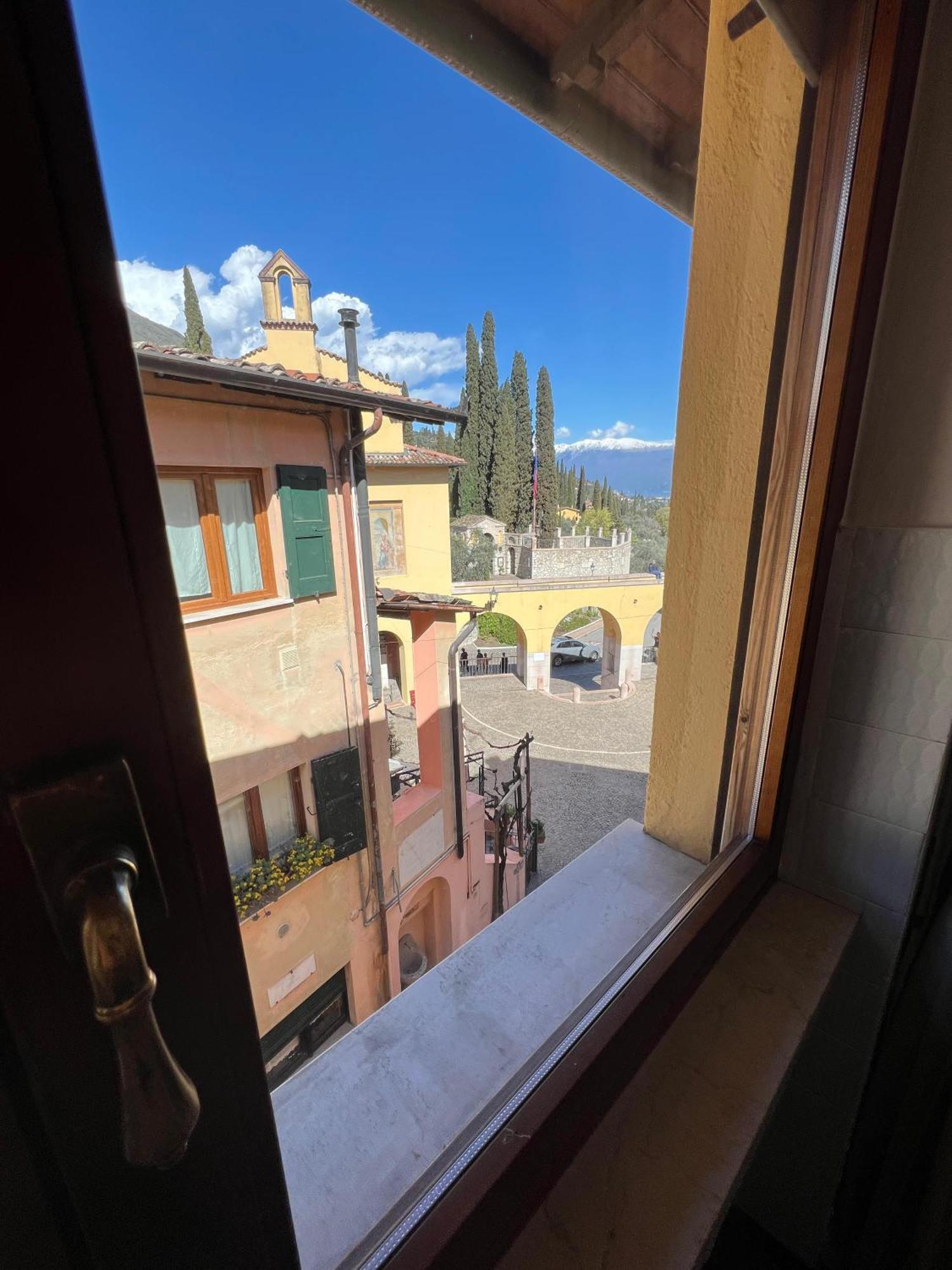B&B Al Vittoriale Da Maja Gardone Riviera Exteriör bild