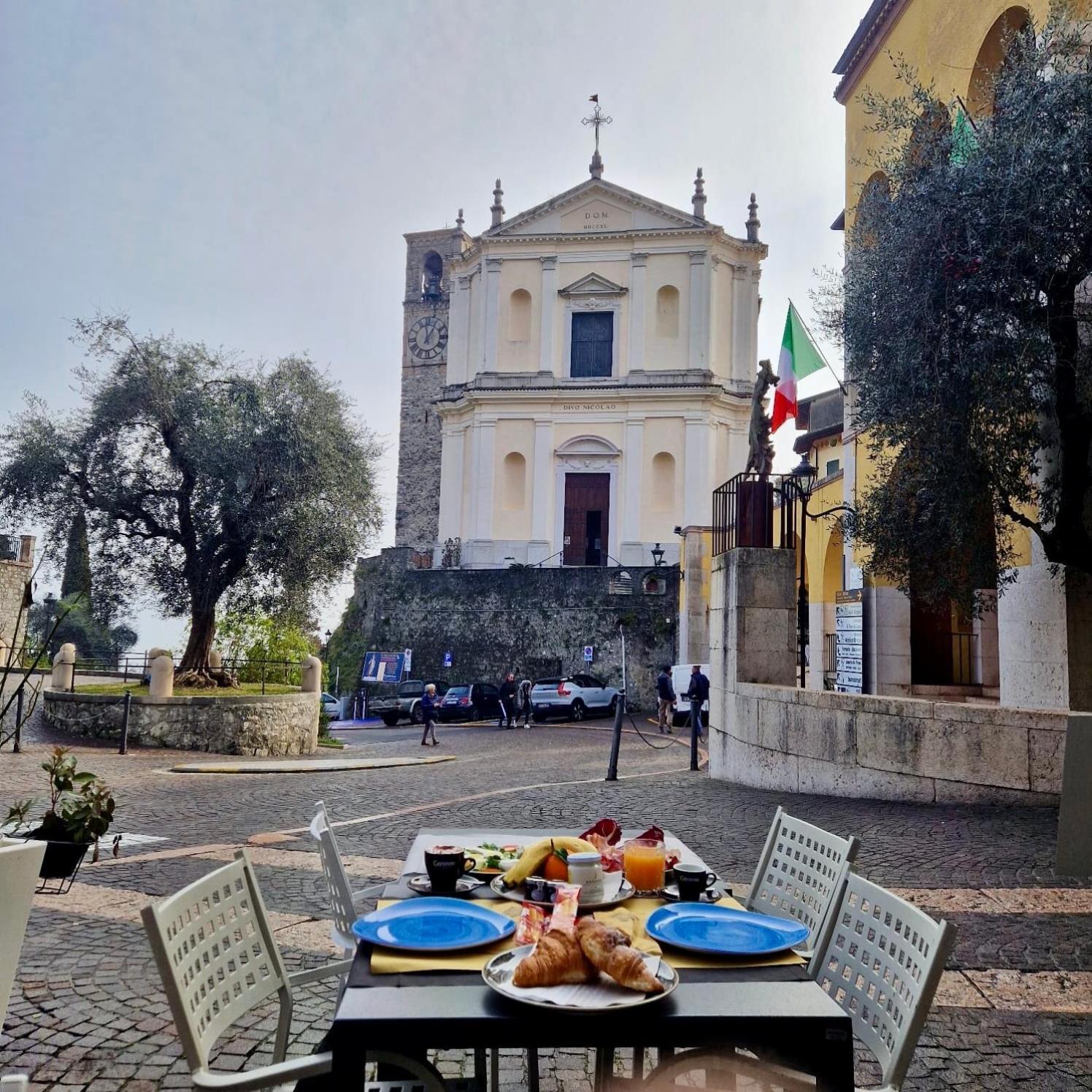 B&B Al Vittoriale Da Maja Gardone Riviera Exteriör bild