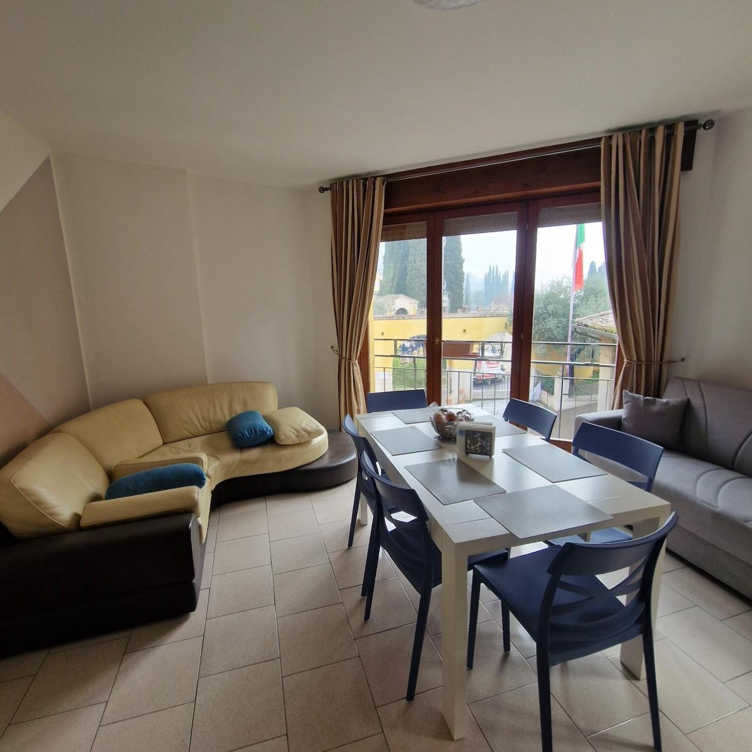 B&B Al Vittoriale Da Maja Gardone Riviera Exteriör bild